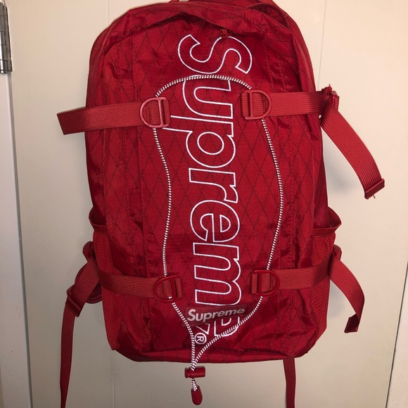 Supreme Logo Backpack - Picture 2 of 3